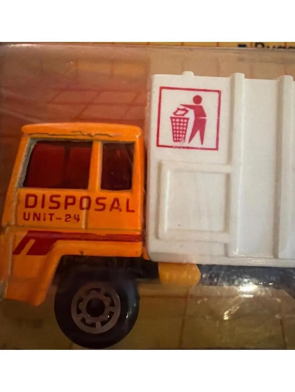 Matchbox MB36 Refuse Truck Die-Cast Metal Disposal Unit-24 Authentic Design Rugg